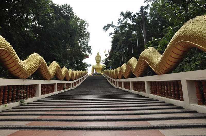 Wat Khao Phra Bat Budist